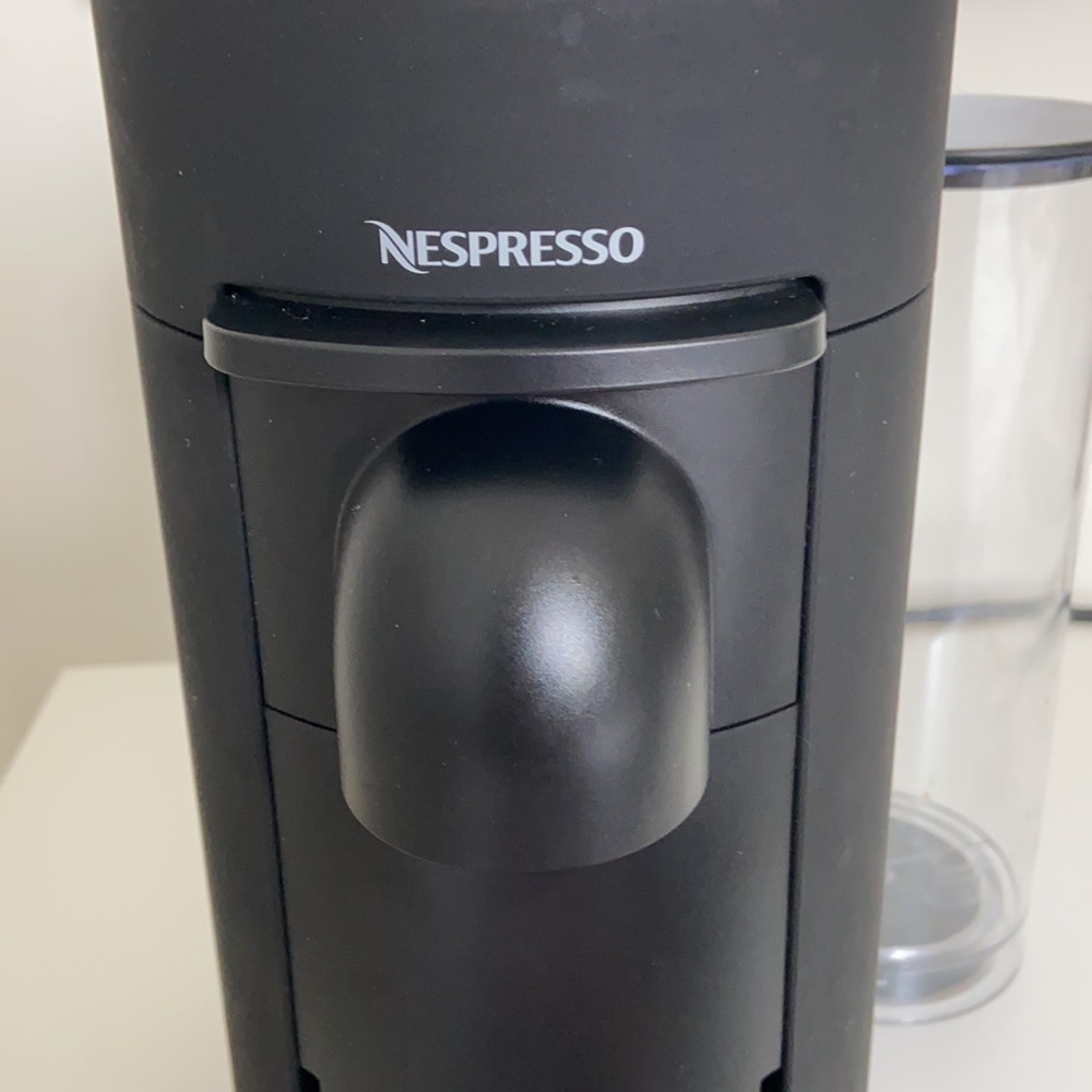 NESPRESSO by DELONGHI Vertuo coffee machine - Picture 6 of 10